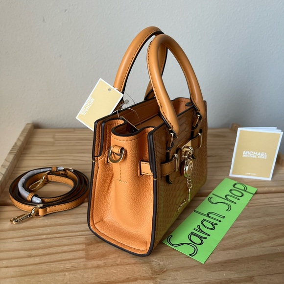 🌼Michael Kors Purse - Picture 4 of 14